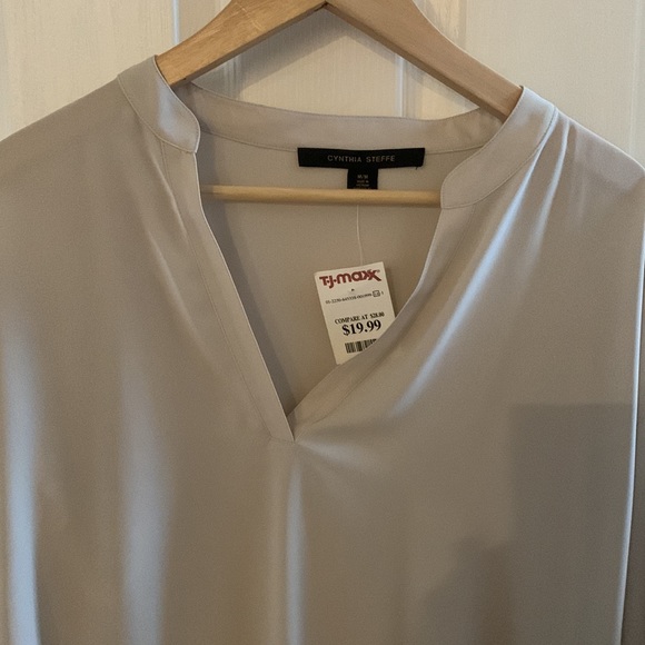 NEW Cynthia Steffe light taupe blouse, M - Picture 2 of 5